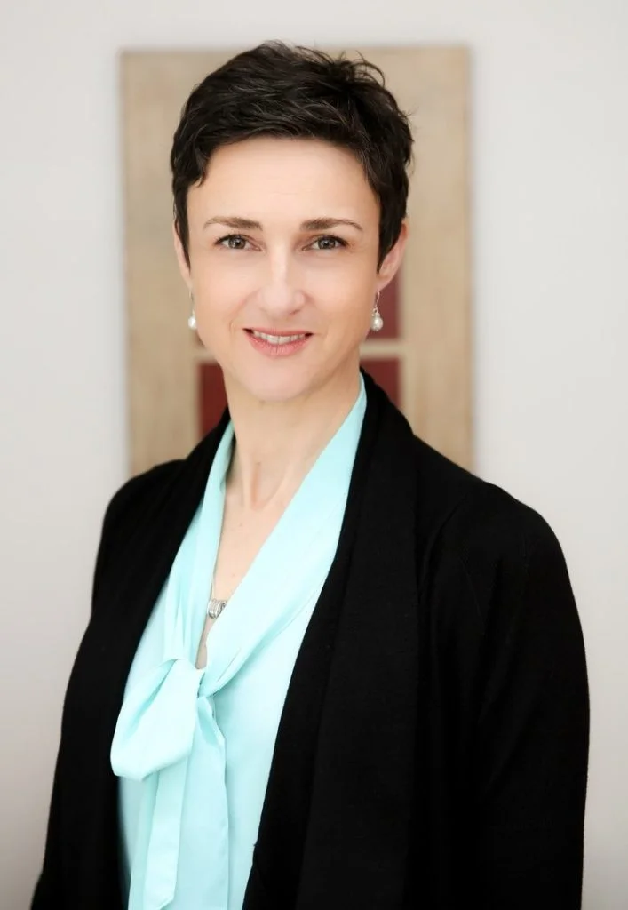 Maintaining Stability for Success: How Women Entrepreneurs Balance Innovation with Effective Management 1 Maintaining Stability for Success: How Women Entrepreneurs Balance Innovation with Effective Management