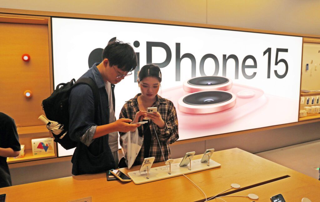 Major Discounts on iPhone 15 by Chinese Retailers Amid Apple's Sales Dip 1 Explore the competitive pricing strategies of major Chinese retailers JD.com, TMall, and Pinduoduo, offering significant discounts on the iPhone 15 to stimulate demand amidst Apple's sales challenges in China
