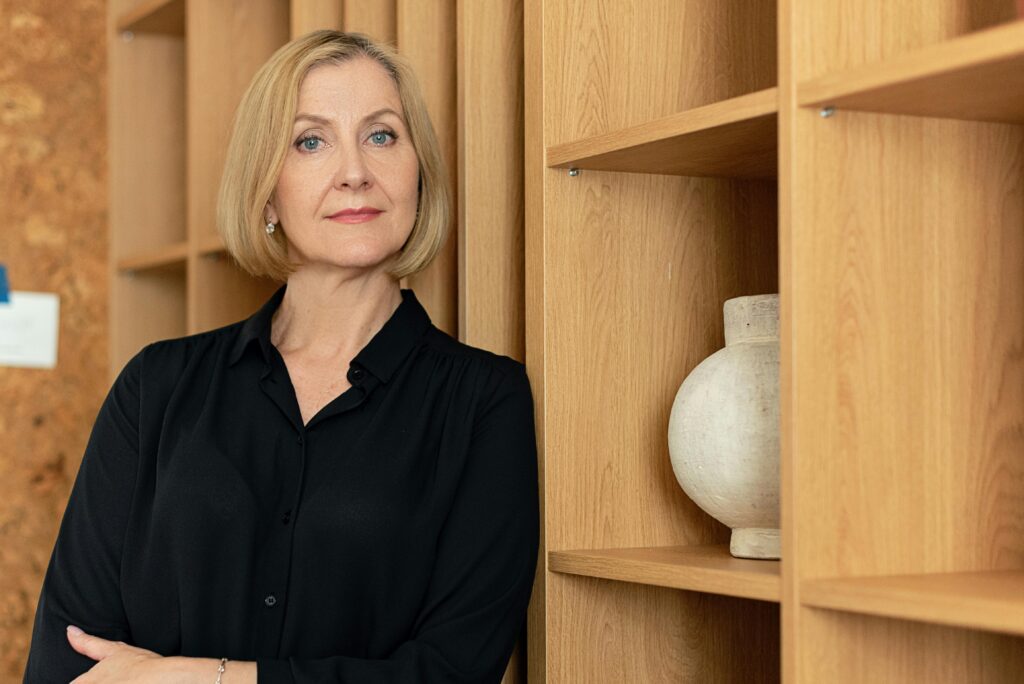 Kelly Hoey Wins Social Change Award at RBC Canadian Women Entrepreneur Awards Kelly Hoey Wins Social Change Award at RBC Canadian Women Entrepreneur Awards