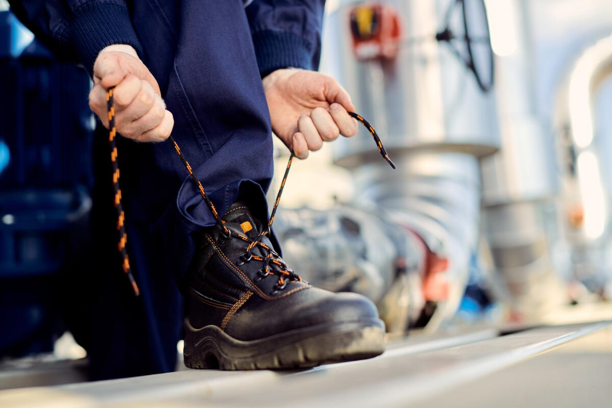 Why Comfortable Safety Boots Matter