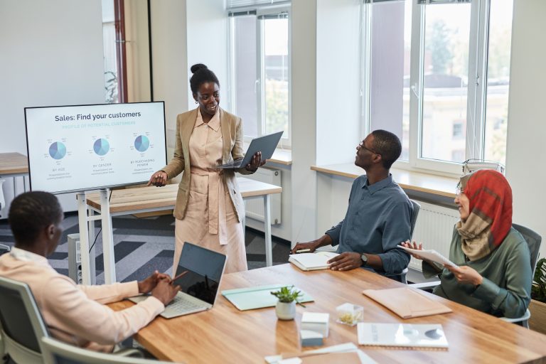 Web3 and Native American Women Entrepreneurs Combat Funding Gaps Through Ownership-Focused Accelerators 1 female entrepreneurs presenting business ideas to investors