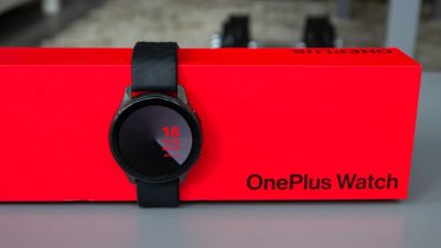 This article explores the critical role of battery life in smartwatches, contrasting the Apple Watch Series 9 with the upcoming OnePlus Watch 2, and highlighting consumer expectations for wearable technology in 2024.