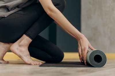 pexels-mikhail-nilov-6740753